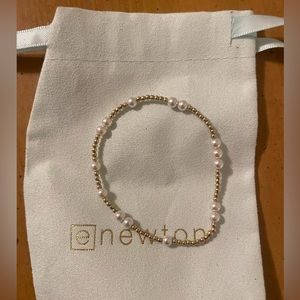 eNewton Pearl hope unwritten bracelet